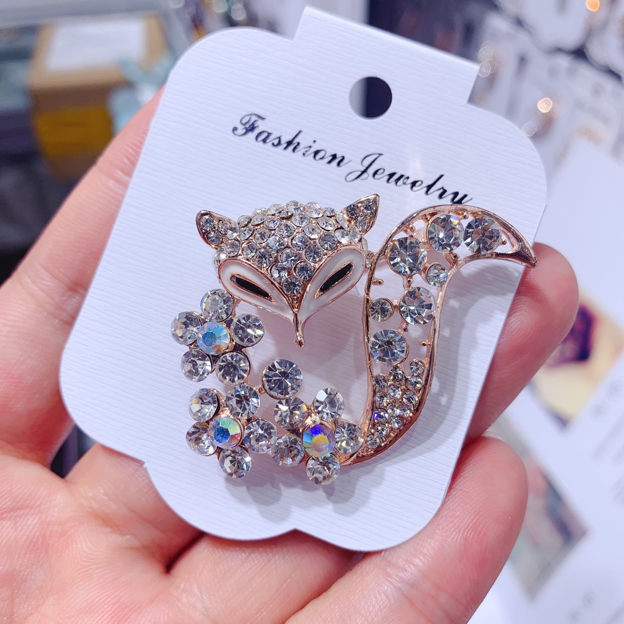 Ladies Brooch Women's Simple F - Women'S Fashion Essentials recensione e prezzo