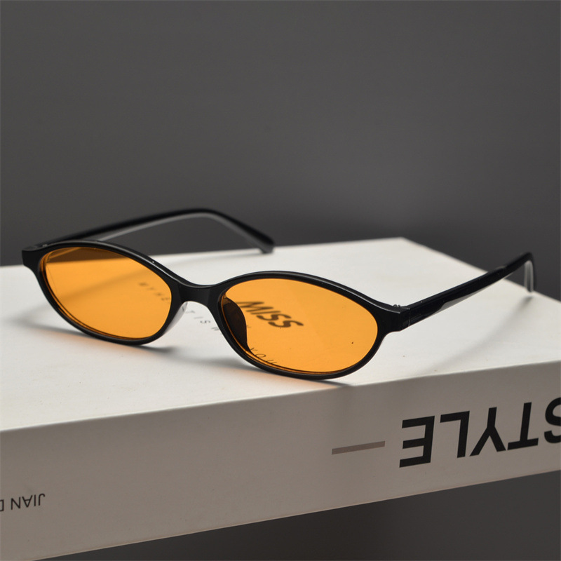 New Retro Oval Cat Eye Sunglas - Women'S Fashion In The 90S recensione e prezzo