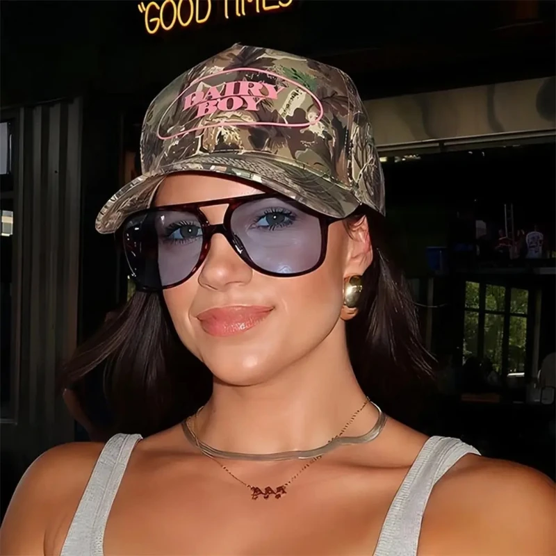 Unisex Fashion Sunglasses UV40 - Women'S Fashion In The 90S recensione e prezzo