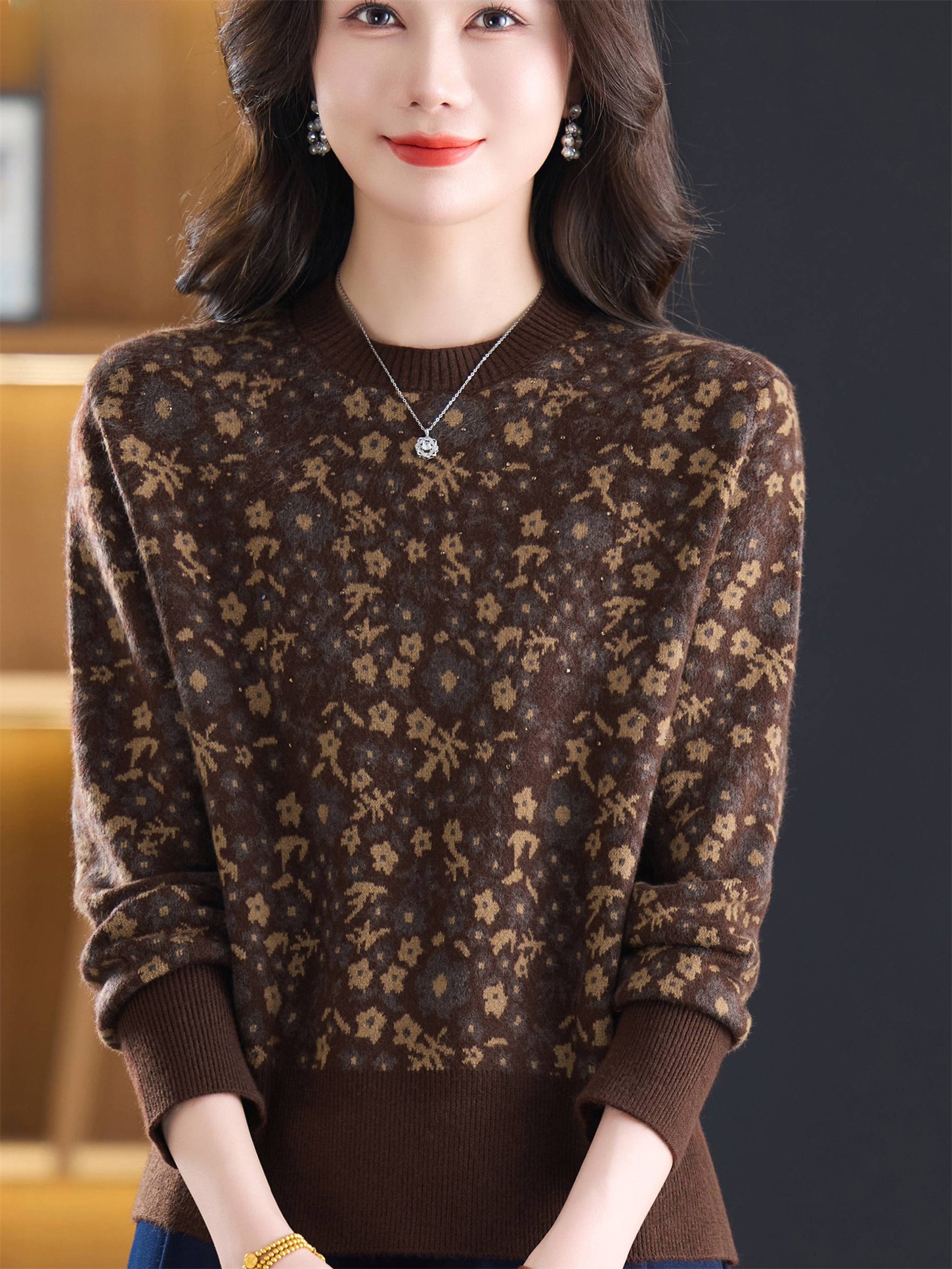 Fashionable round Neck Embroid - Women Fashion Over 60 recensione e prezzo